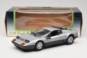 Ferrari 512BB Ezüst Kyosho 1:18 08171S Fém – 8. kép a 8-ből