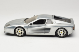 Ferrari 512M Chrome Silver Hot Wheels 1:18 25739 Fém – 4. kép a 8-ből