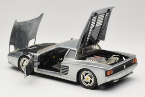 Ferrari 512M Chrome Silver Hot Wheels 1:18 25739 Fém – 5. kép a 8-ből