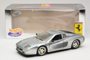 Ferrari 512M Chrome Silver Hot Wheels 1:18 25739 Fém – 8. kép a 8-ből