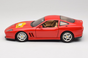 Ferrari 550 Maranello 22 Jahre Ferrari Model Club Piros Bburago 1:18 3064-P2 Fém – 4. kép a 8-ből