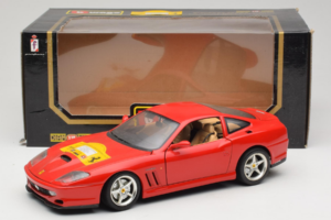 Ferrari 550 Maranello 22 Jahre Ferrari Model Club Piros Bburago 1:18 3064-P2 Fém – 8. kép a 8-ből