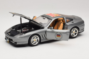 Ferrari 550 Maranello 25 Ferrari Model Club Ezüst Bburago 1:18 3344-S1 Fém – 2. kép a 7-ből