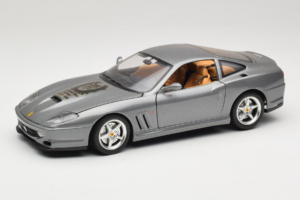 Ferrari 550 Maranello 25 Jahre Ferrari Model Club Ezüst 2. Verzió Bburago 1:18 3064-S1 Fém