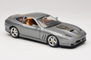 Ferrari 550 Maranello 25 Jahre Ferrari Model Club Ezüst 2. Verzió Bburago 1:18 3064-S1 Fém – 6. kép a 8-ből