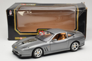 Ferrari 550 Maranello 25 Jahre Ferrari Model Club Ezüst 2. Verzió Bburago 1:18 3064-S1 Fém – 8. kép a 8-ből