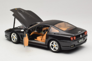 Ferrari 550 Maranello Fekete Metál Bburago 1:18 3344-B1 Fém – 5. kép a 8-ből