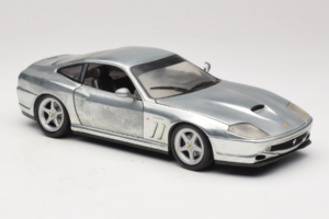 Ferrari 550 Maranello Chrome Silver Hot Wheels 1:18 25740 Fém – 6. kép a 8-ből