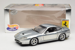 Ferrari 550 Maranello Chrome Silver Hot Wheels 1:18 25740 Fém – 8. kép a 8-ből