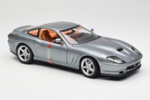 Ferrari 550 Maranello Szürke Metallic Maisto 1:18 4839 Fém – 4. kép a 6-ből