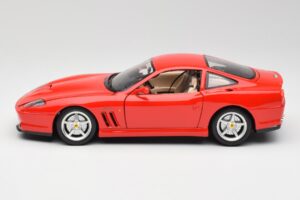 Ferrari 550 Maranello Piros Bburago 1:18 3064 Fém – 4. kép a 8-ből