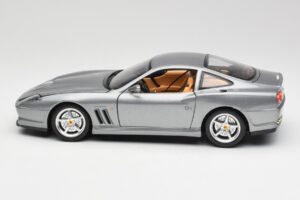 Ferrari 550 Maranello Ezüst Bburago 1:18 3344 Fém – 4. kép a 8-ből