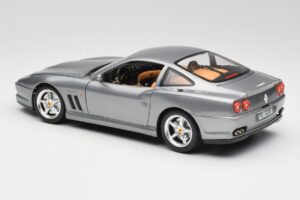 Ferrari 550 Maranello Ezüst Bburago 1:18 3344 Fém – 7. kép a 8-ből