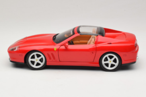 Ferrari 575M Superamerica Piros Hot Wheels 1:18 J2858 Fém – 4. kép a 8-ből