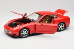 Ferrari 612 Scaglietti Rosso Corsa Hot Wheels 1:18 B6047 Fém – 2. kép a 8-ből