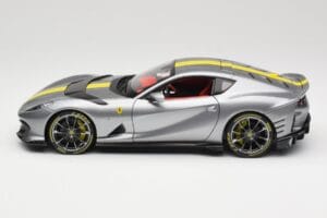 Ferrari 812 Competizione Grigio Coburn Bburago 1:18 18-01647 Fém – 4. kép a 8-ből