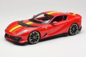 Ferrari 812 Competizione Rosso Corsa Sárga Csíkokkal Bburago 1:18 18-16915 Fém