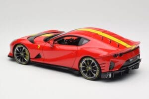Ferrari 812 Competizione Rosso Corsa Sárga Csíkokkal Bburago 1:18 18-16915 Fém – 7. kép a 8-ből