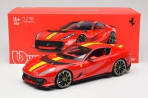 Ferrari 812 Competizione Rosso Corsa Sárga Csíkokkal Bburago 1:18 18-16915 Fém – 8. kép a 8-ből