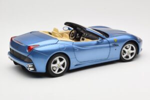 Ferrari California Világoskék Hot Wheels 1:18 N2043 Fém – 3. kép a 8-ből