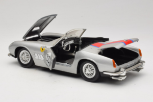 Ferrari California #22 Ezüst Piros Csík 1966 Tonka 1:18 01109-S2 Fém – 5. kép a 8-ből