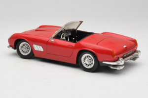 Ferrari California Kabrió Piros Tonka 1:18 01109-P1 Fém – 7. kép a 8-ből