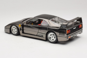 Ferrari F40 Chrome Black Bburago 1:18 3401-B1 Fém – 7. kép a 8-ből