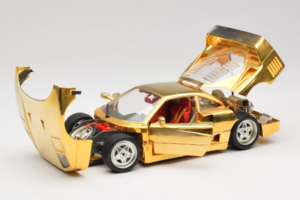 Ferrari F40 Chrome Gold Limited Edition 250 pcs Bburago 1:18 3332-G1 Fém – 2. kép a 8-ből