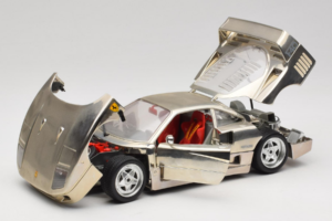 Ferrari F40 Chrome Silver Bburago 1:18 3401 Fém – 2. kép a 8-ből