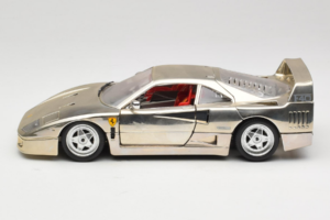 Ferrari F40 Chrome Silver Bburago 1:18 3401 Fém – 4. kép a 8-ből