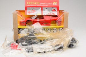 Ferrari F40 Piros Model Kit Maisto 1:18 39822 Fém – 2. kép a 2-ből