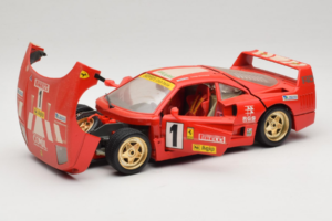 Ferrari F40 Evoluzione #1 Pirelli Piros 1992 Bburago 1:18 3042-P1 Fém – 2. kép a 8-ből