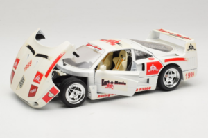 Ferrari F40 Kart-o-Mania Fehér Bburago 1:18 3332-W3 Fém – 2. kép a 8-ből