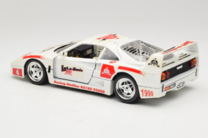 Ferrari F40 Kart-o-Mania Fehér Bburago 1:18 3332-W3 Fém – 7. kép a 8-ből