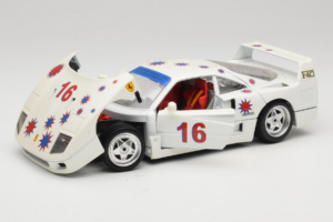 Ferrari F40 #16 Borsenmodells Fehér Limited Edition 333 pcs 1987 Bburago 1:18 3332-W1 Fém – 2. kép a 8-ből