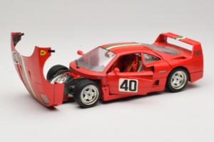 Ferrari F40 #40 Piros Olasz Zászlóval Bburago 1:18 3032-P1 Fém – 2. kép a 8-ből