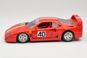 Ferrari F40 #40 Piros Olasz Zászlóval Bburago 1:18 3032-P1 Fém – 4. kép a 8-ből