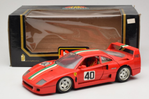 Ferrari F40 #40 Piros Olasz Zászlóval Bburago 1:18 3032-P1 Fém – 8. kép a 8-ből