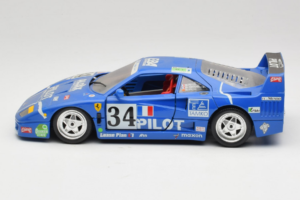 Ferrari F40 #34 M. Ferte / Thavenin / Palau Pilot Kék 1987 Bburago 1:18 3032-B1 Fém – 4. kép a 8-ből