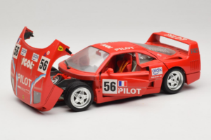 Ferrari F40 #56 Pilot Piros 1987 Bburago 1:18 3332-P2 Fém – 2. kép a 8-ből