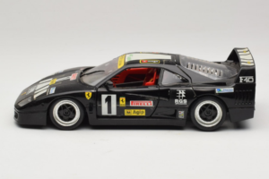 Ferrari F40 Pirelli Agip #1 Fekete Bburago 1:18 3332-B1 Fém – 4. kép a 8-ből