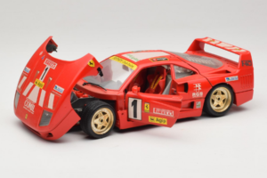 Ferrari F40 Pirelli Agip #1 Ferrari Club Italia Piros Bburago 1:18 3032-P2 Fém – 2. kép a 8-ből