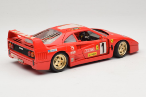 Ferrari F40 Pirelli Agip #1 Ferrari Club Italia Piros Bburago 1:18 3032-P2 Fém – 3. kép a 8-ből