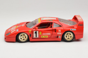 Ferrari F40 Pirelli Agip #1 Ferrari Club Italia Piros Bburago 1:18 3032-P2 Fém – 4. kép a 8-ből