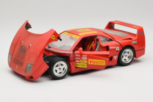Ferrari F40 Pirelli BBS Piros Bburago 1:18 3032-P4 Fém – 2. kép a 8-ből