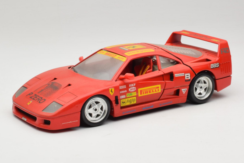 Ferrari F40 Pirelli BBS Piros Bburago 1:18 3032-P4 Fém