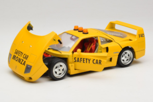 Ferrari F40 Safety Car Sárga Bburago 1:18 3032-Y2 Fém – 2. kép a 8-ből