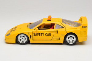 Ferrari F40 Safety Car Sárga Bburago 1:18 3032-Y2 Fém – 4. kép a 8-ből