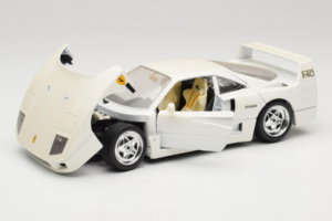 Ferrari F40 Fehér Bburago 1:18 3332-W4 Fém – 2. kép a 8-ből