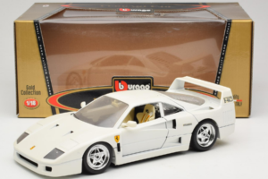 Ferrari F40 Fehér Bburago 1:18 3332-W4 Fém – 8. kép a 8-ből
